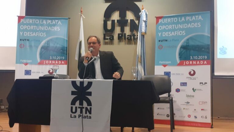 Martín Lorenzo, jefe de operativos de Aduana explicó la función y cambios de la aduana para el control del comercio exterior
