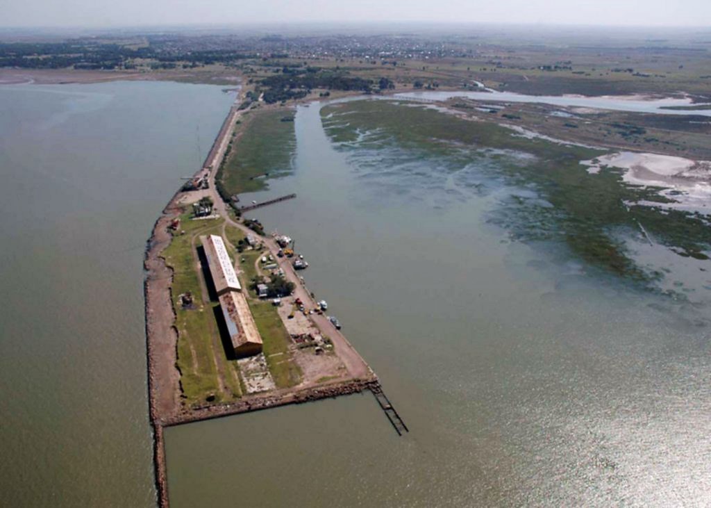 Puerto Rosales mueve el 70% del petróleo crudo del país - Ser Industria