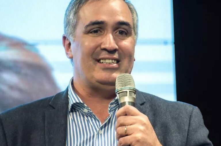 El diputado Francisco Sánchez presentó el primer proyecto de GNL en el 2020.